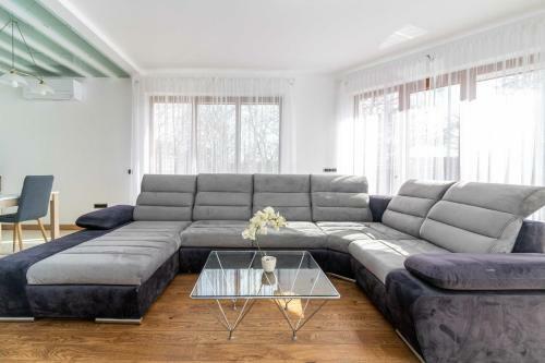 Gentle Brezze Apartment, By Cohost