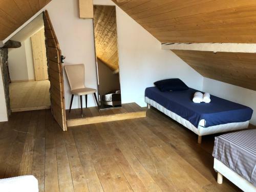 Maison Pr�s De La Rivi�re