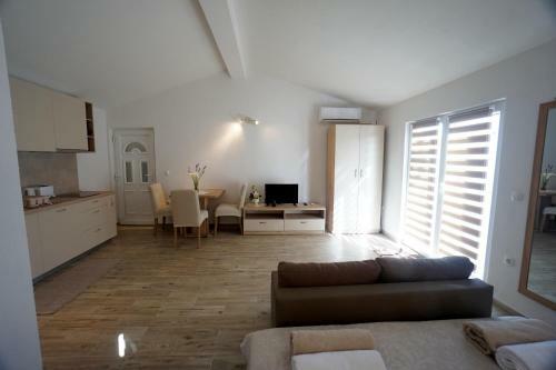 Hostal Apartments Sanja