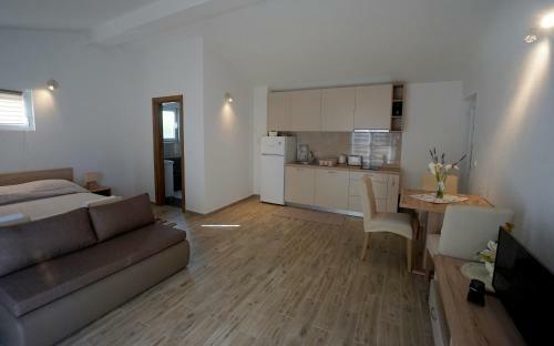 Hostal Apartments Sanja