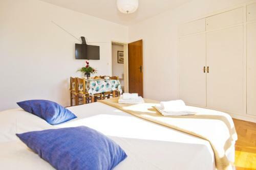 Apartamentos Close To Center, Quiet, With Parking