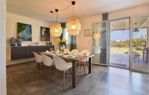 Awesome Home In Balestrate With Wifi And 2 Bedrooms