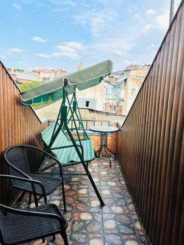 Beautiful Apartment On Atoneli
