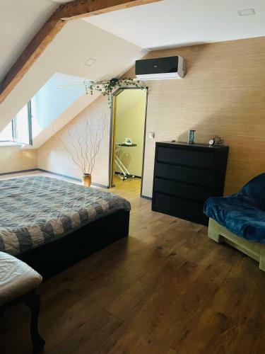 Beautiful Apartment On Atoneli