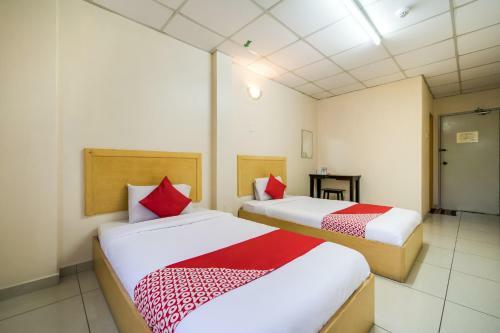 Oyo 301 River Inn Hotel