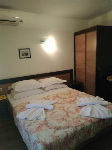 Hostal Guest House La Rose