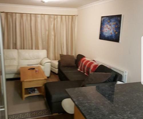 Fully Equipped Modern 3 Bedroom House