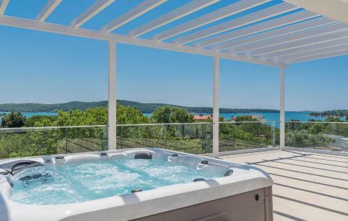 Villa Luna Holiday Home