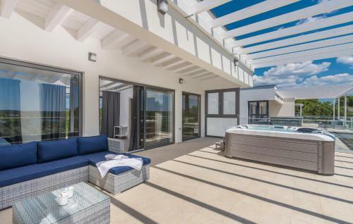 Villa Luna Holiday Home