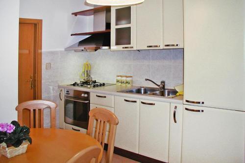 Apartments Villa Nada Podgora - Cdm05024-dyc