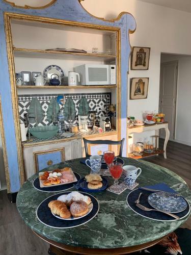 Bed & Breakfast Eleventh Floor Suites