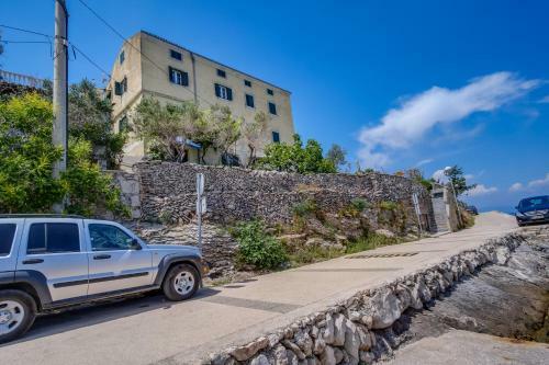 Apartments Valun