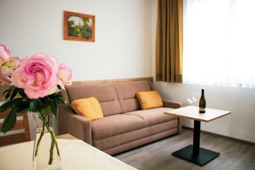 Hostal Weingut & G�stehaus Dombi Weiss