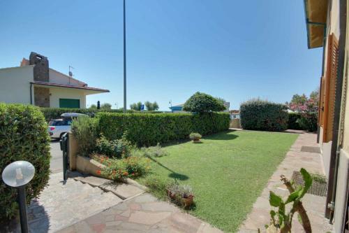 Apartamento Villetta Marco Polo Fronte Mare Con Giardino E Posto Auto