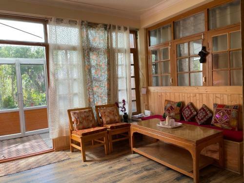 Hostal Saiman Guest House