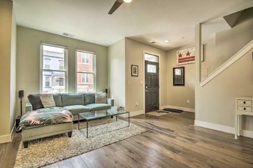 Evolve Modern Dc Retreat - Private Outdoor Space