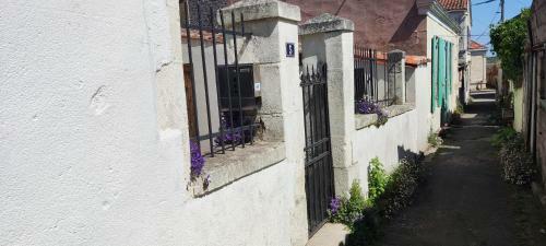 Maison Bord De Mer Vieux Chapus + D�pendance