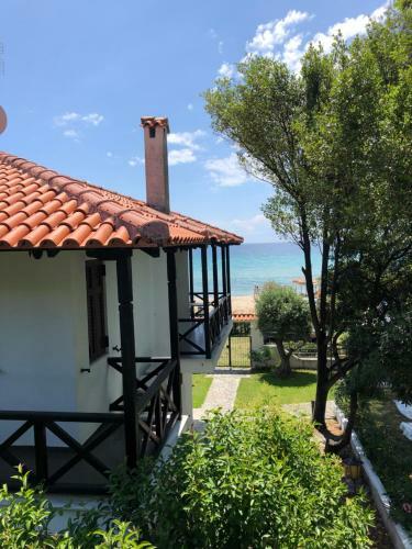 Sofia's Pearl Beachfront Maisonette