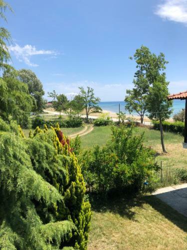 Sofia's Pearl Beachfront Maisonette