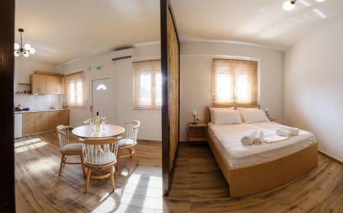 Status Luxury Apartments And Penthouse