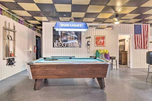 The Float Yard Pensacola Home With Pool Table