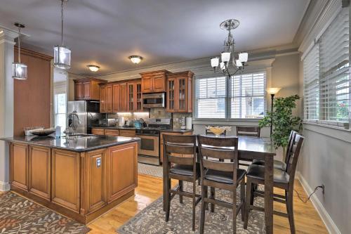 Southern-style Home In East Point With Deck!