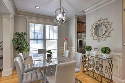 Southern-style Home In East Point With Deck!