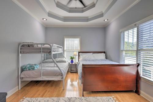 Southern-style Home In East Point With Deck!