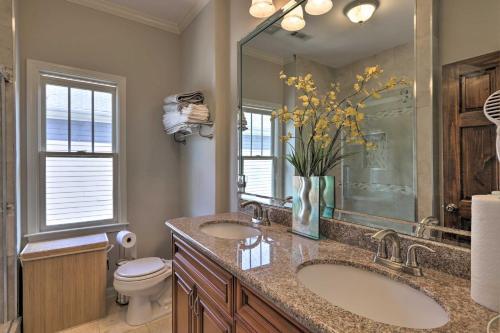 Southern-style Home In East Point With Deck!