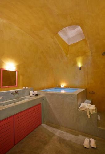 Hotel Fira Romantic Suites