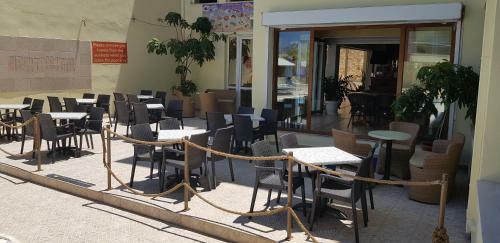 Alexandros Hotel