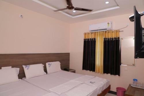Hotel Pickurstay@v Grand Inn