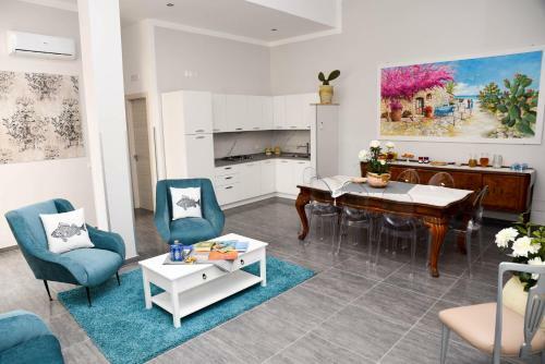 Hostal Dolcelina Home