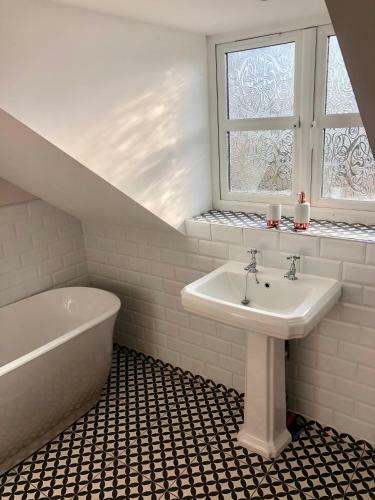 Lavender Lodge, Brand New With Hot Tub Hire