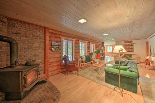 Riverfront Troy Cabin Ready With Bikes And Rafts!