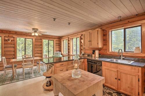 Riverfront Troy Cabin Ready With Bikes And Rafts!