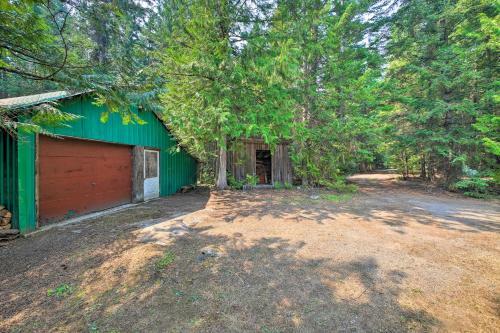 Riverfront Troy Cabin Ready With Bikes And Rafts!