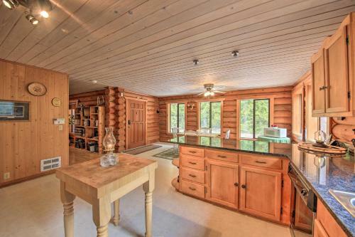 Riverfront Troy Cabin Ready With Bikes And Rafts!