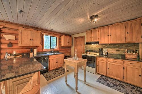 Riverfront Troy Cabin Ready With Bikes And Rafts!