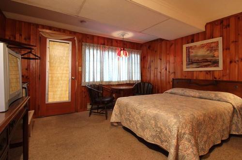 Dolphyn Motel