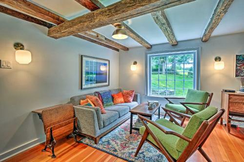 Enchanting Hudson Valley Farmhouse With Views!