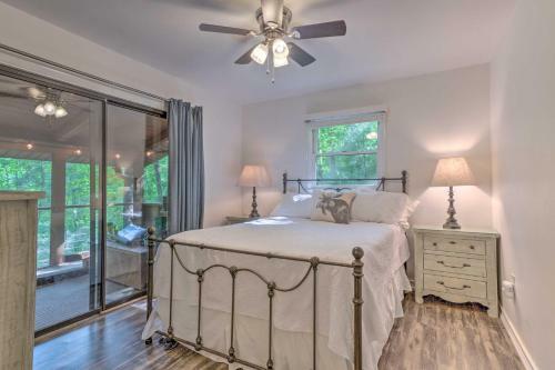 Beautiful Connestee Falls Home With Porch In Brevard