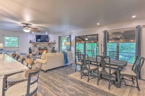 Beautiful Connestee Falls Home With Porch In Brevard
