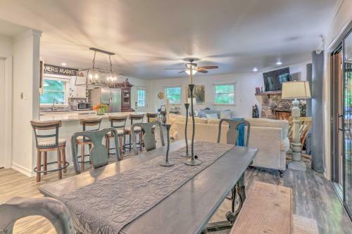 Beautiful Connestee Falls Home With Porch In Brevard