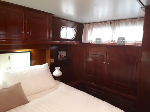 Cabana & Boat "corus"