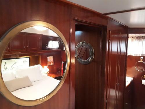 Cabana & Boat "corus"