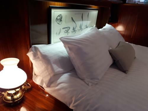 Cabana & Boat "corus"