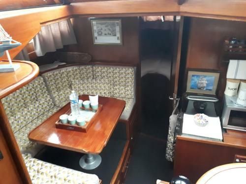 Cabana & Boat "corus"