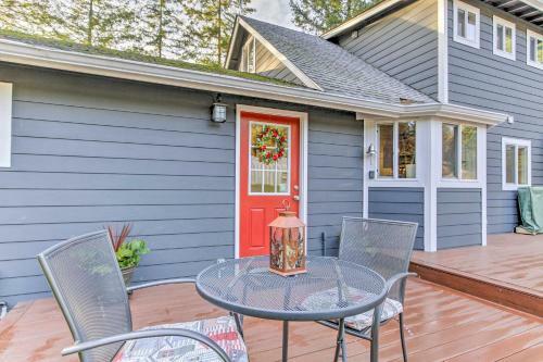 Remodeled 2-story Home 2 Mi To Historic Gig Harbor