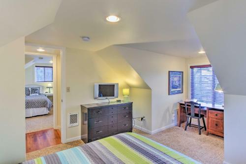 Remodeled 2-story Home 2 Mi To Historic Gig Harbor